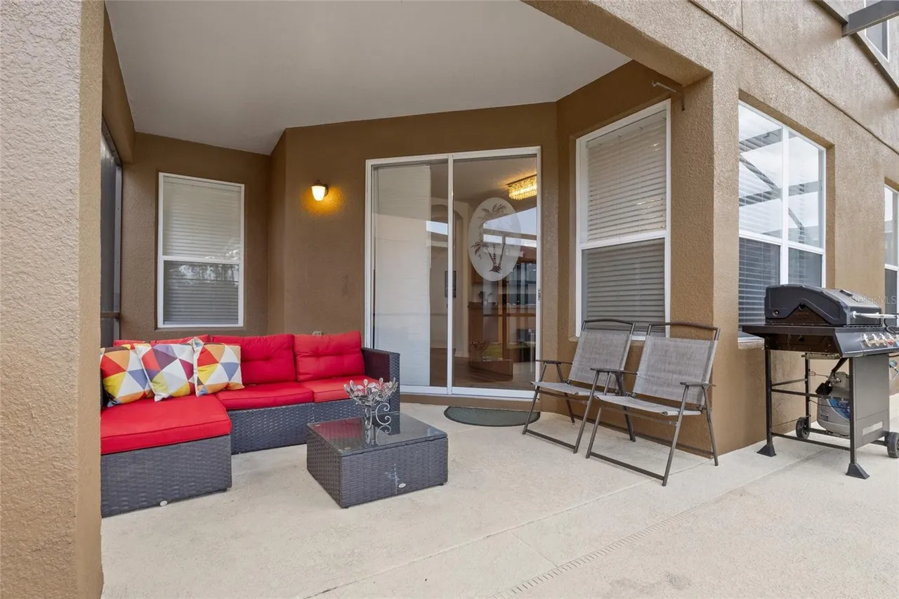 Slide show image of the Orlando Florida Home for Sale 42