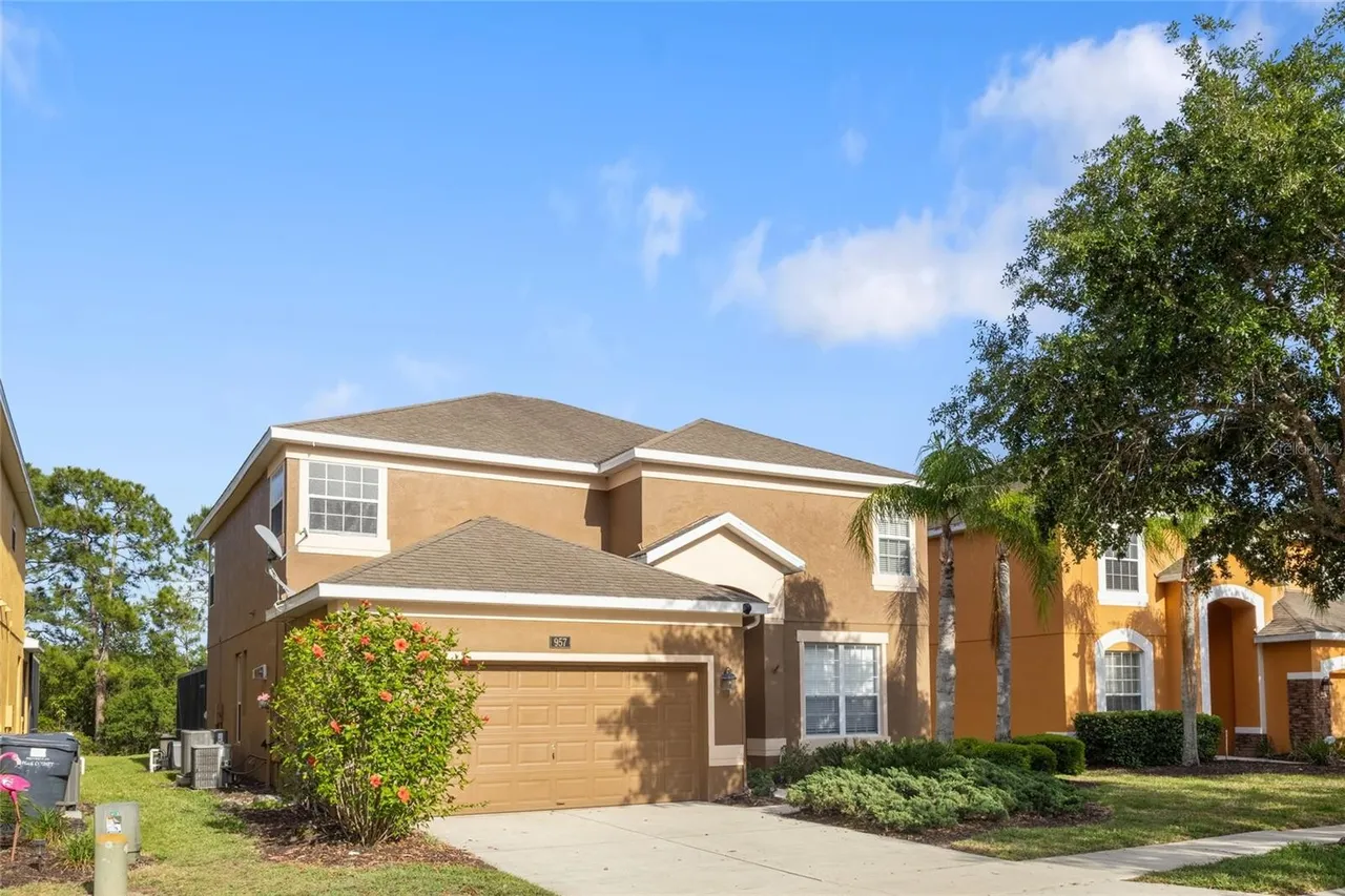 Slide show image of the Orlando Florida Home for Sale 49