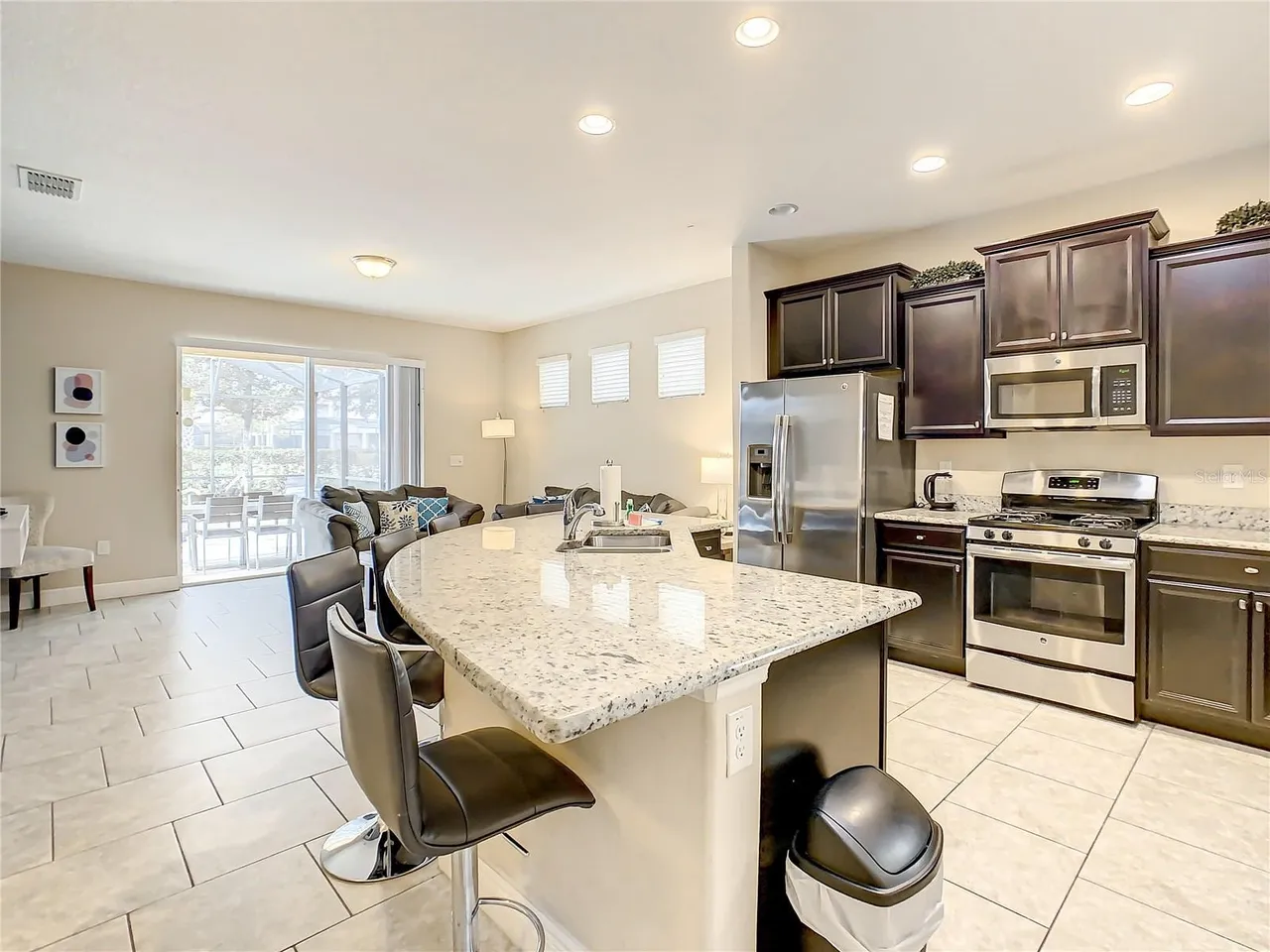 Slide show image of the Orlando Florida Home for Sale 09