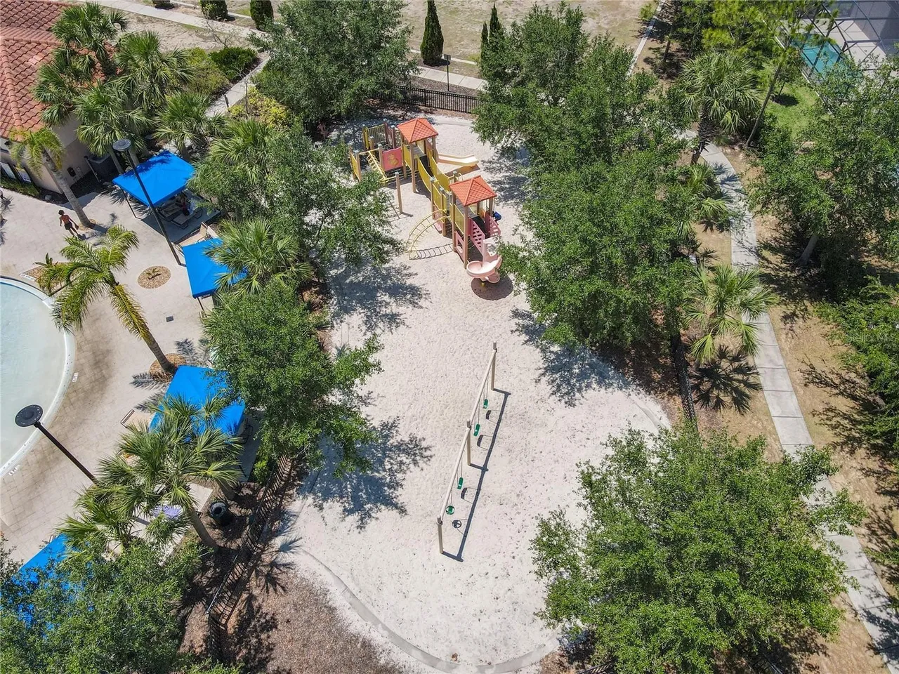 Slide show image of the Orlando Florida Home for Sale 76