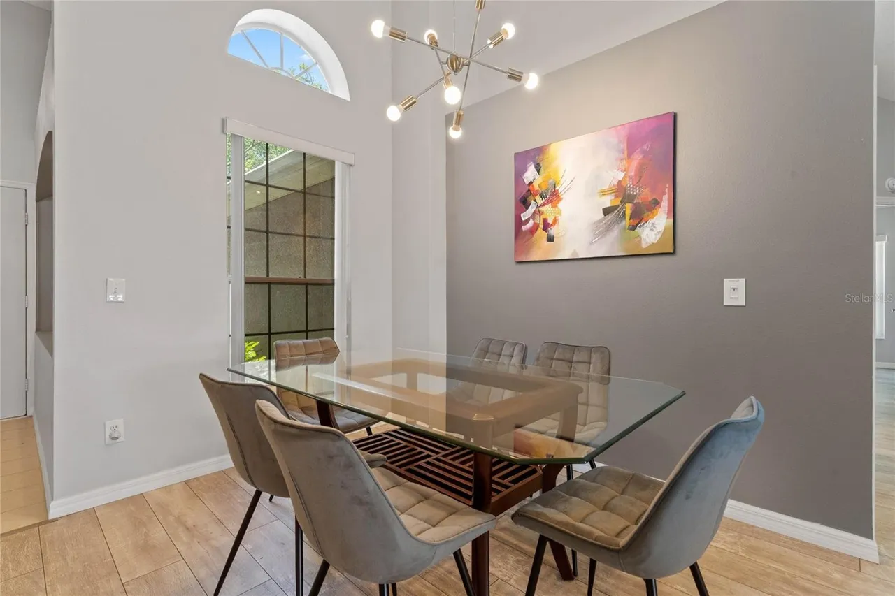 Slide show image of the Orlando Florida Home for Sale 11