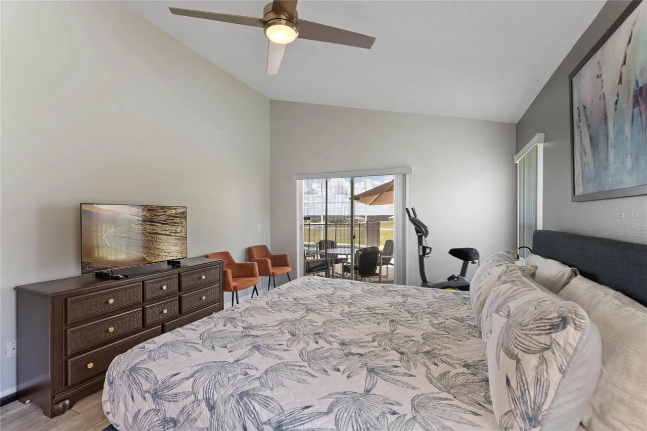 Slide show image of the Orlando Florida Home for Sale 13