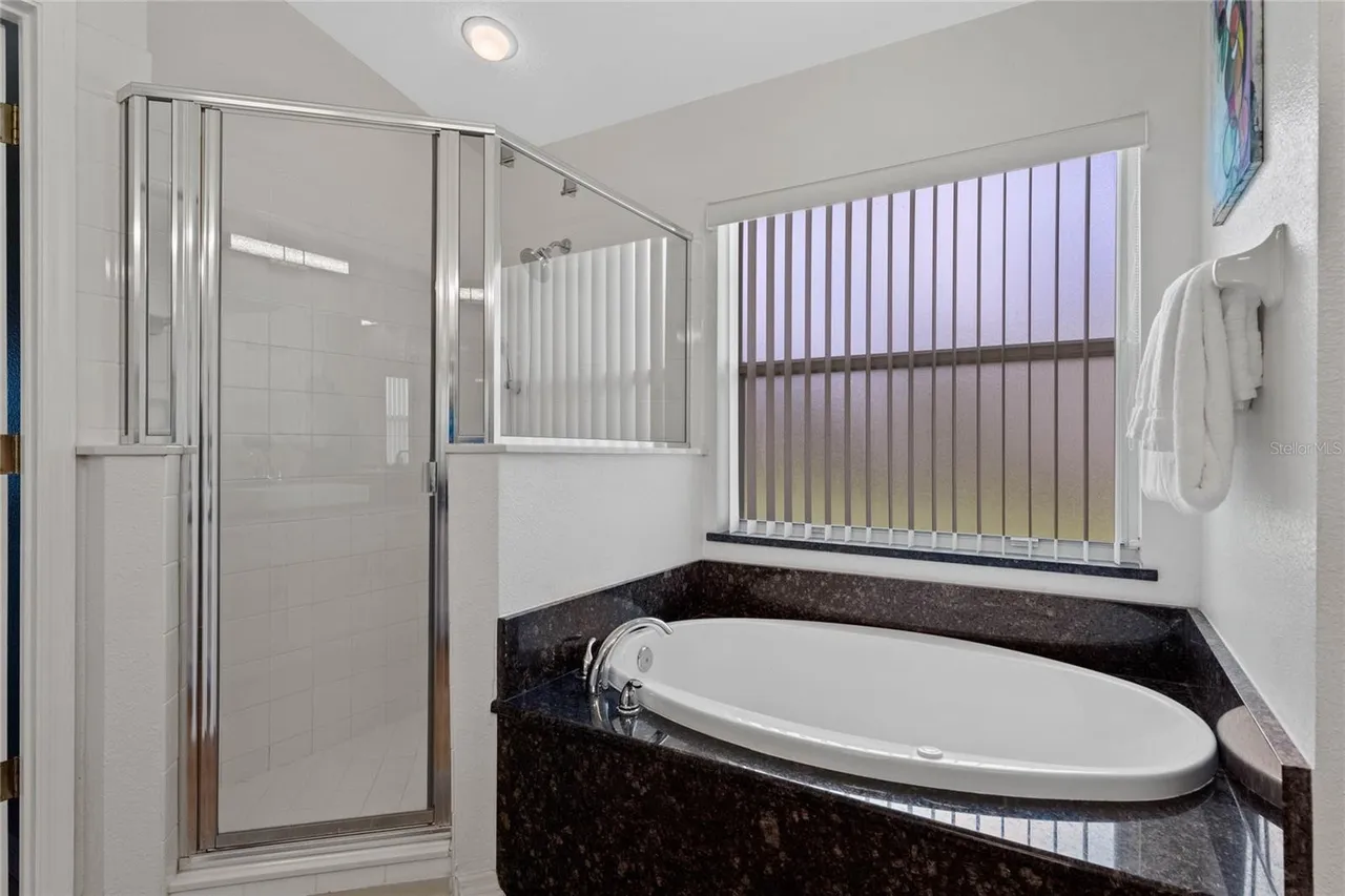 Slide show image of the Orlando Florida Home for Sale 16