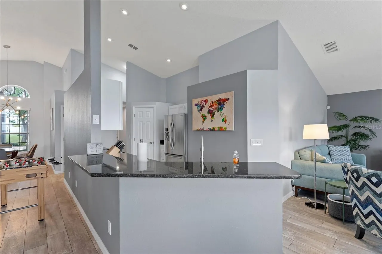 Slide show image of the Orlando Florida Home for Sale 19