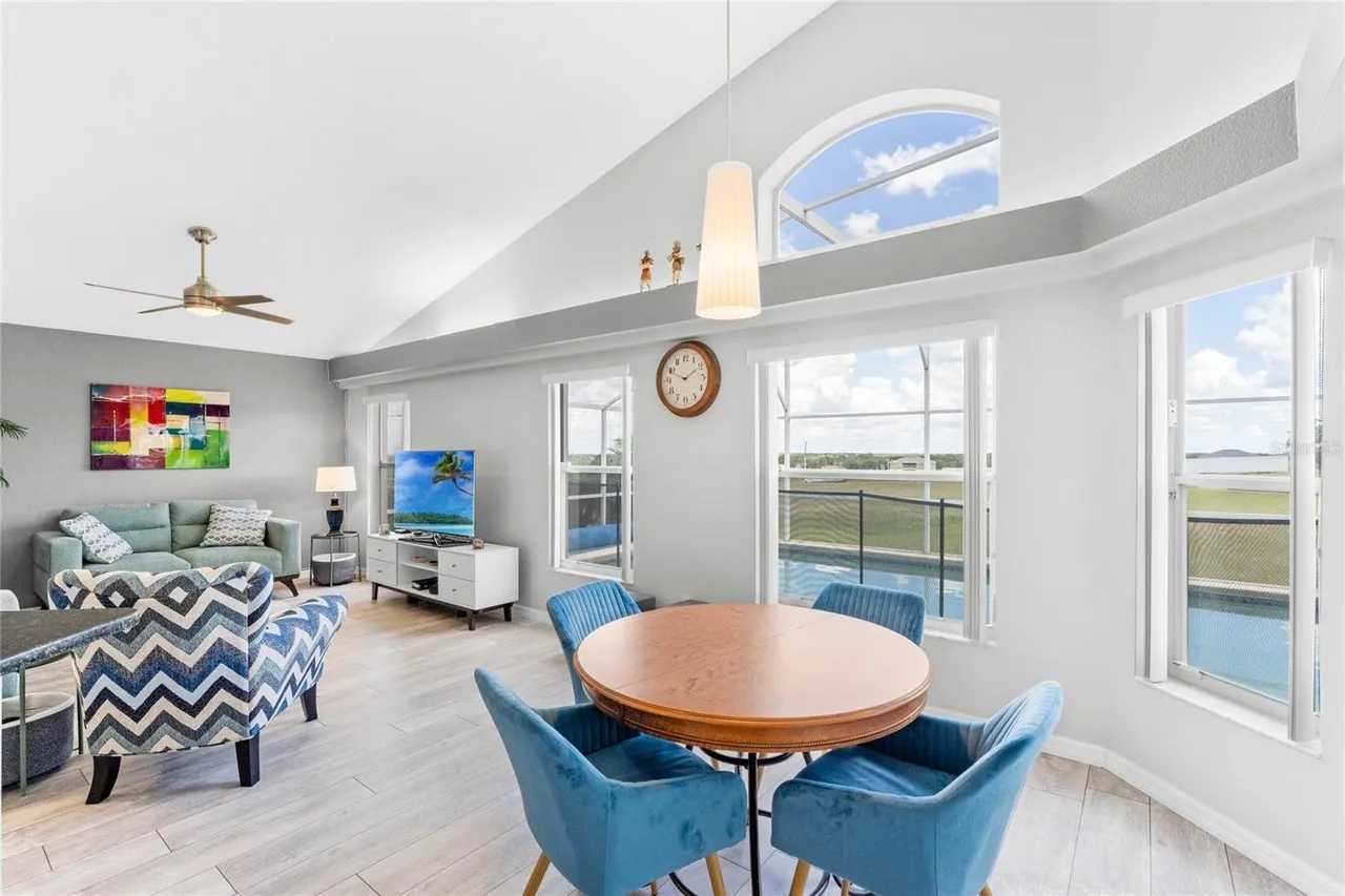 Slide show image of the Orlando Florida Home for Sale 20