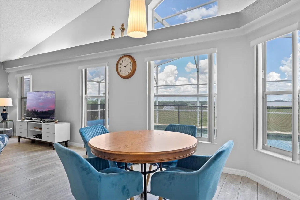 Slide show image of the Orlando Florida Home for Sale 21