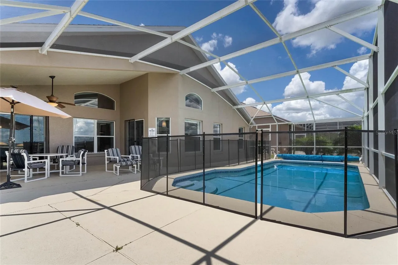 Slide show image of the Orlando Florida Home for Sale 31