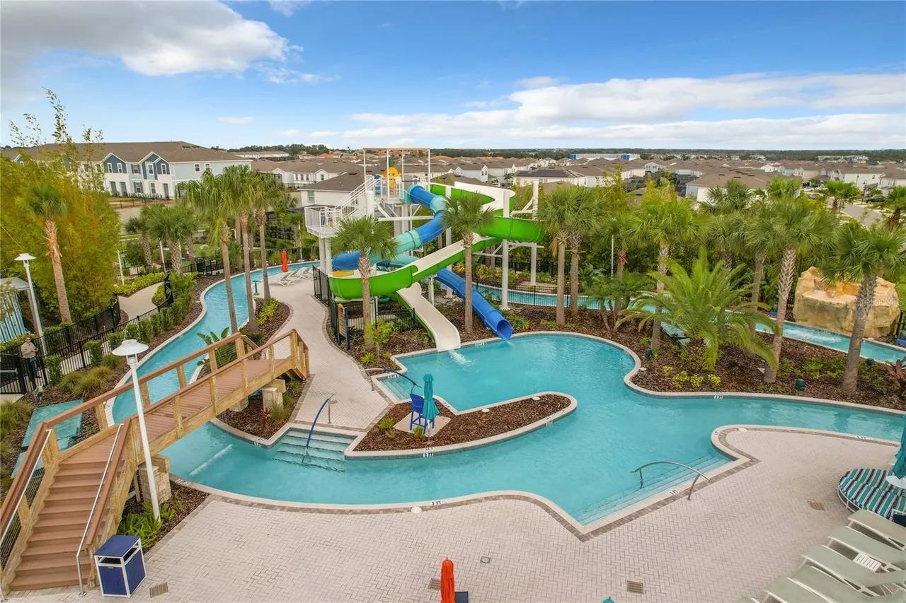 Slide show image of the Orlando Florida Home for Sale 76