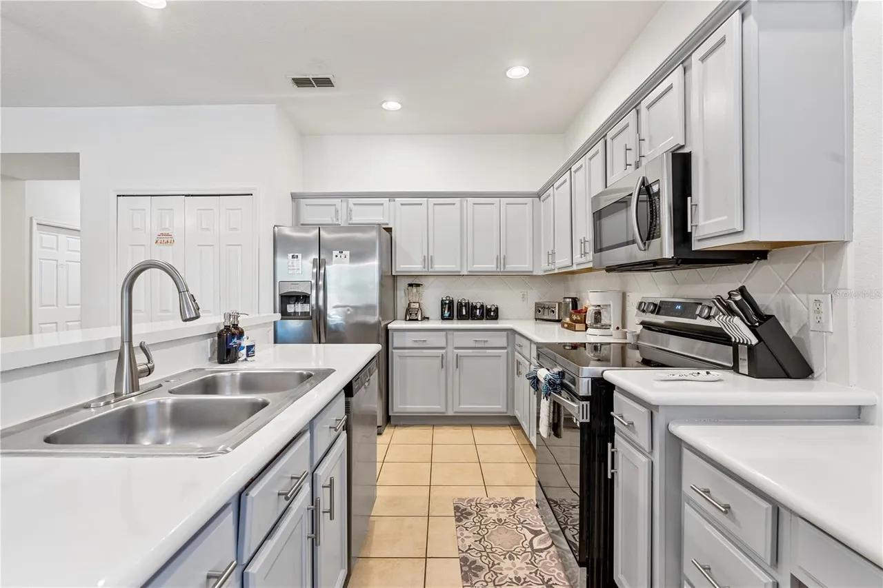 Slide show image of the Orlando Florida Home for Sale 03