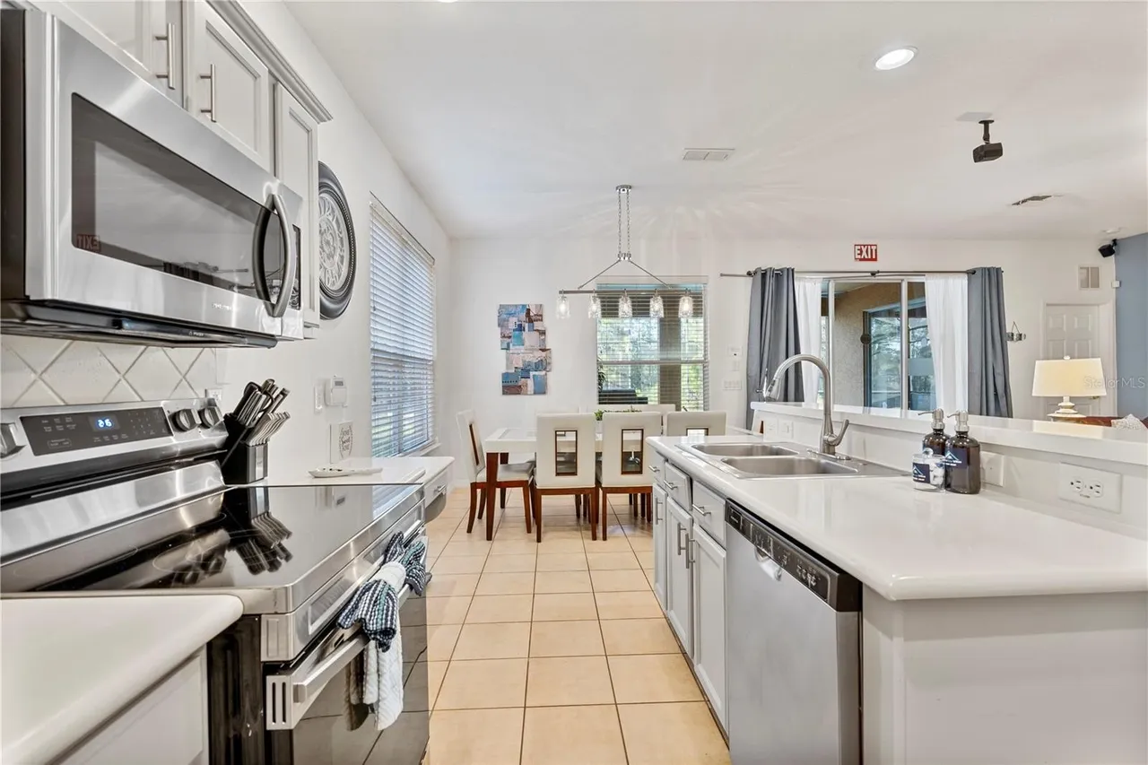 Slide show image of the Orlando Florida Home for Sale 04