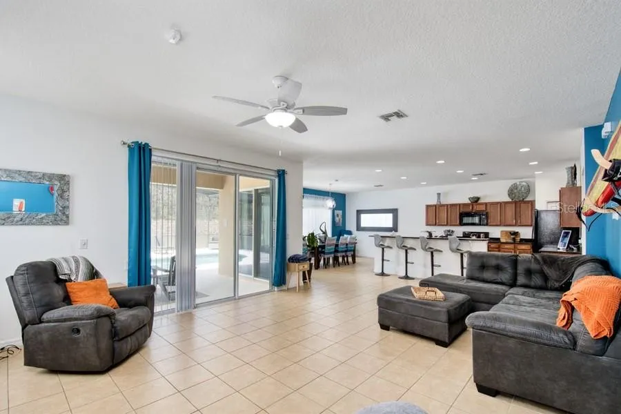 Slide show image of the Orlando Florida Home for Sale 14