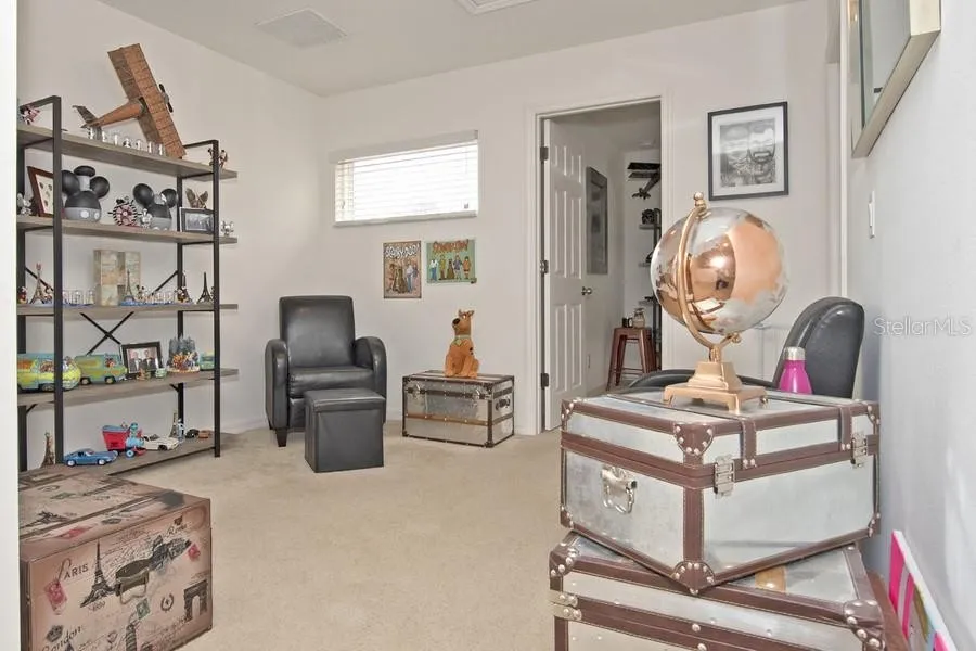 Slide show image of the Orlando Florida Home for Sale 22