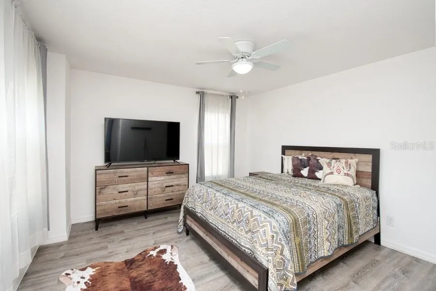 Slide show image of the Orlando Florida Home for Sale 26