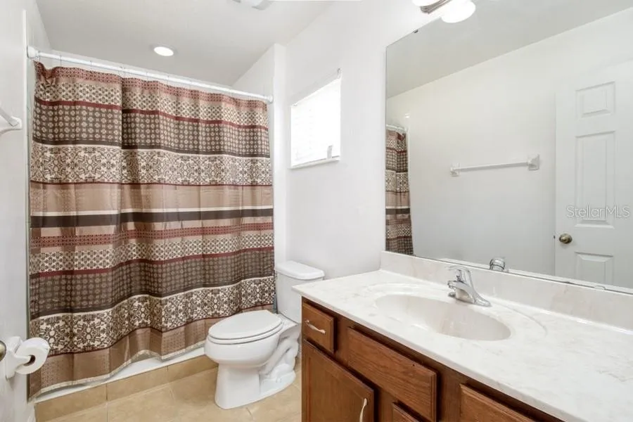 Slide show image of the Orlando Florida Home for Sale 30