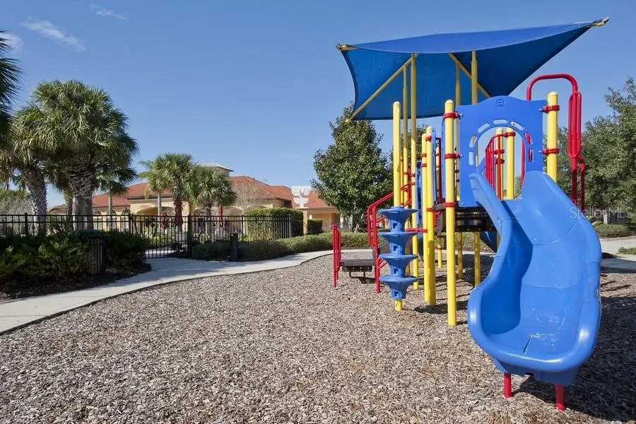 Slide show image of the Orlando Florida Home for Sale 51