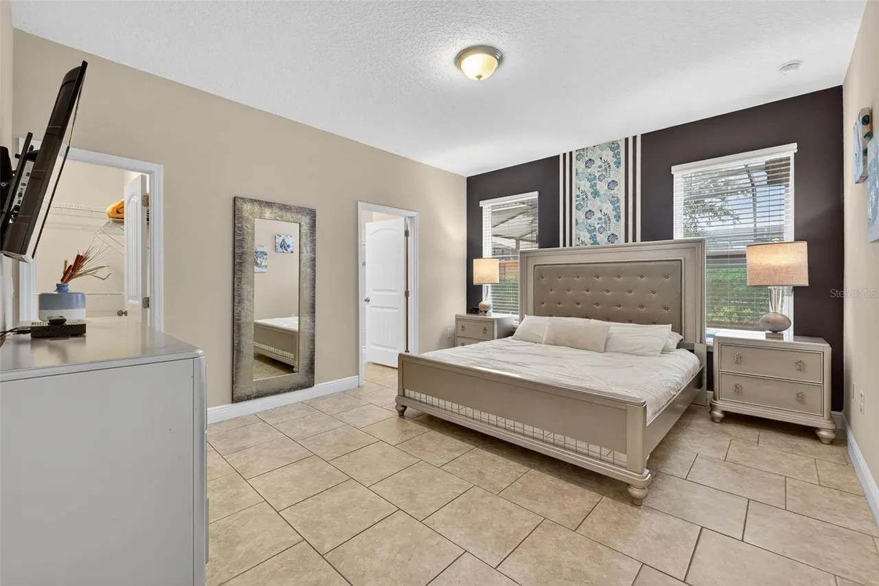 Slide show image of the Orlando Florida Home for Sale 13