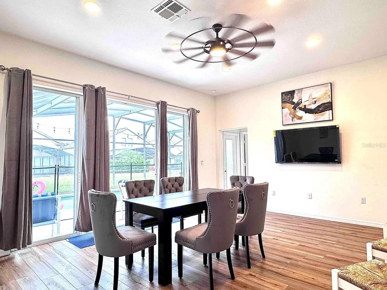 Slide show image of the Orlando Florida Home for Sale 08