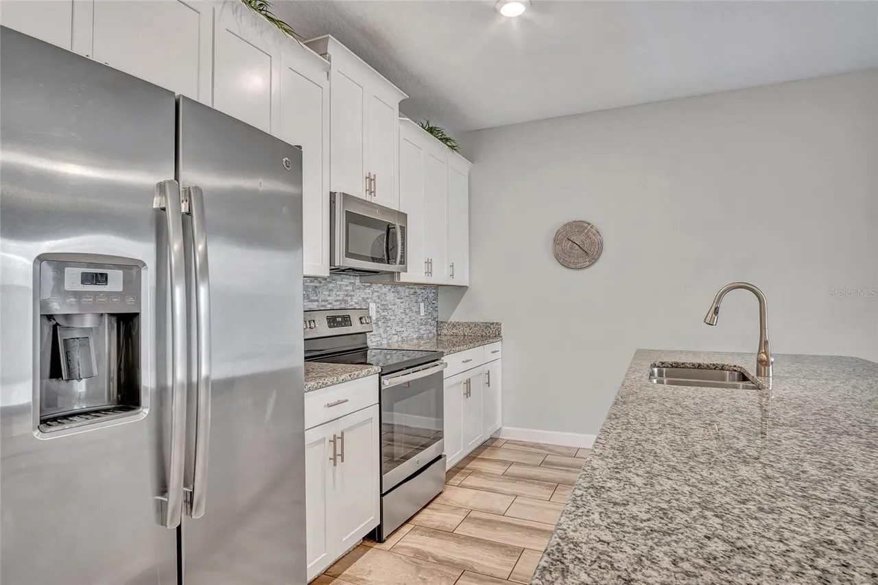 Slide show image of the Orlando Florida Home for Sale 08