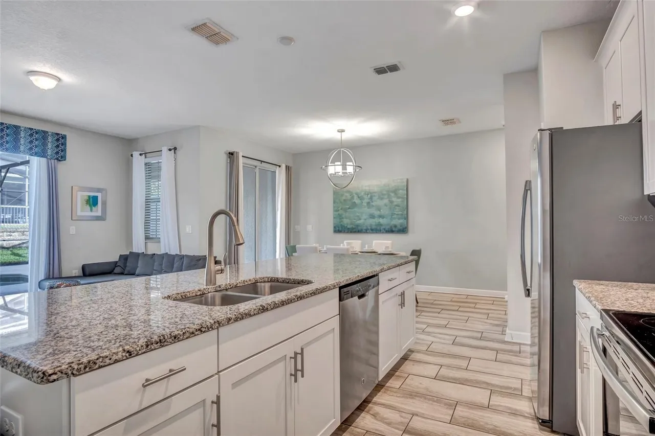 Slide show image of the Orlando Florida Home for Sale 09