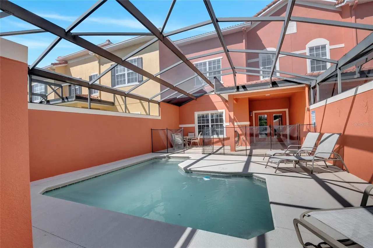 Slide show image of the Orlando Florida Home for Sale 29