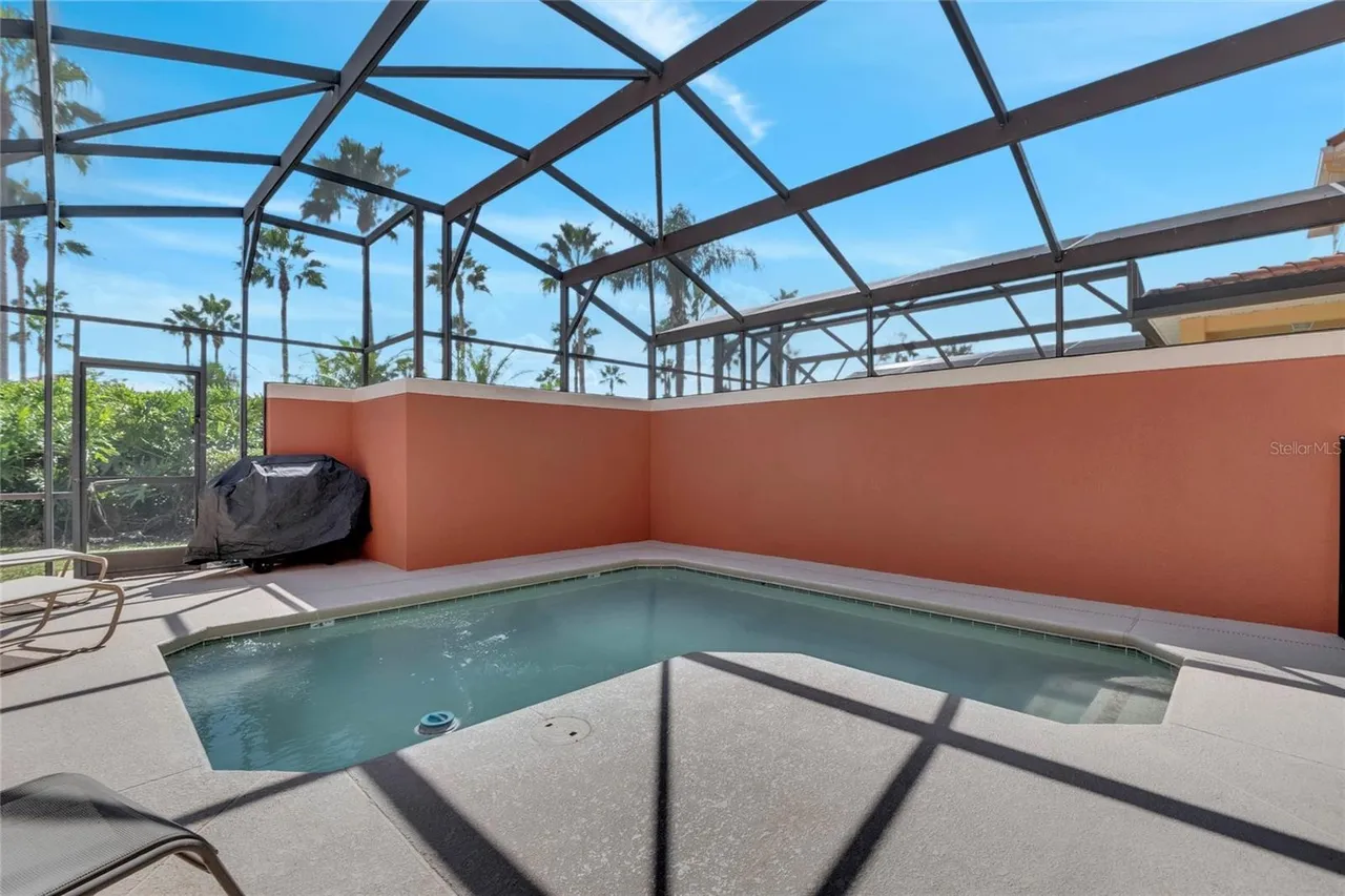 Slide show image of the Orlando Florida Home for Sale 30