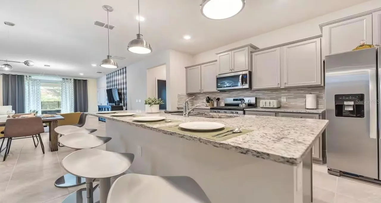 Slide show image of the Orlando Florida Home for Sale 08