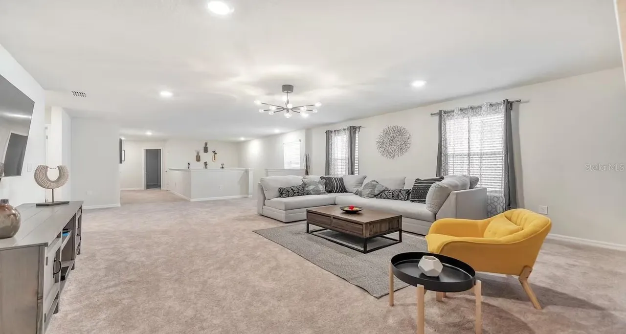 Slide show image of the Orlando Florida Home for Sale 10