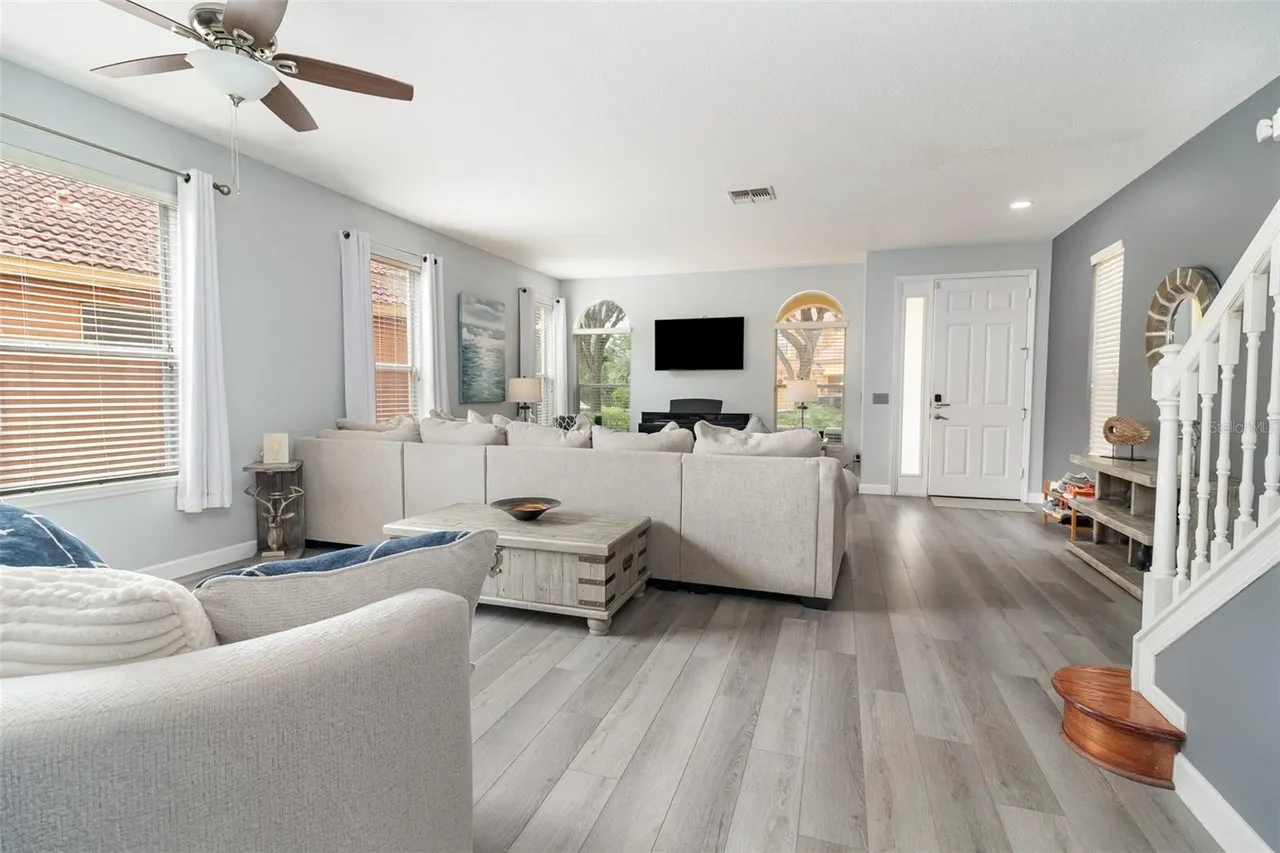 Slide show image of the Orlando Florida Home for Sale 04