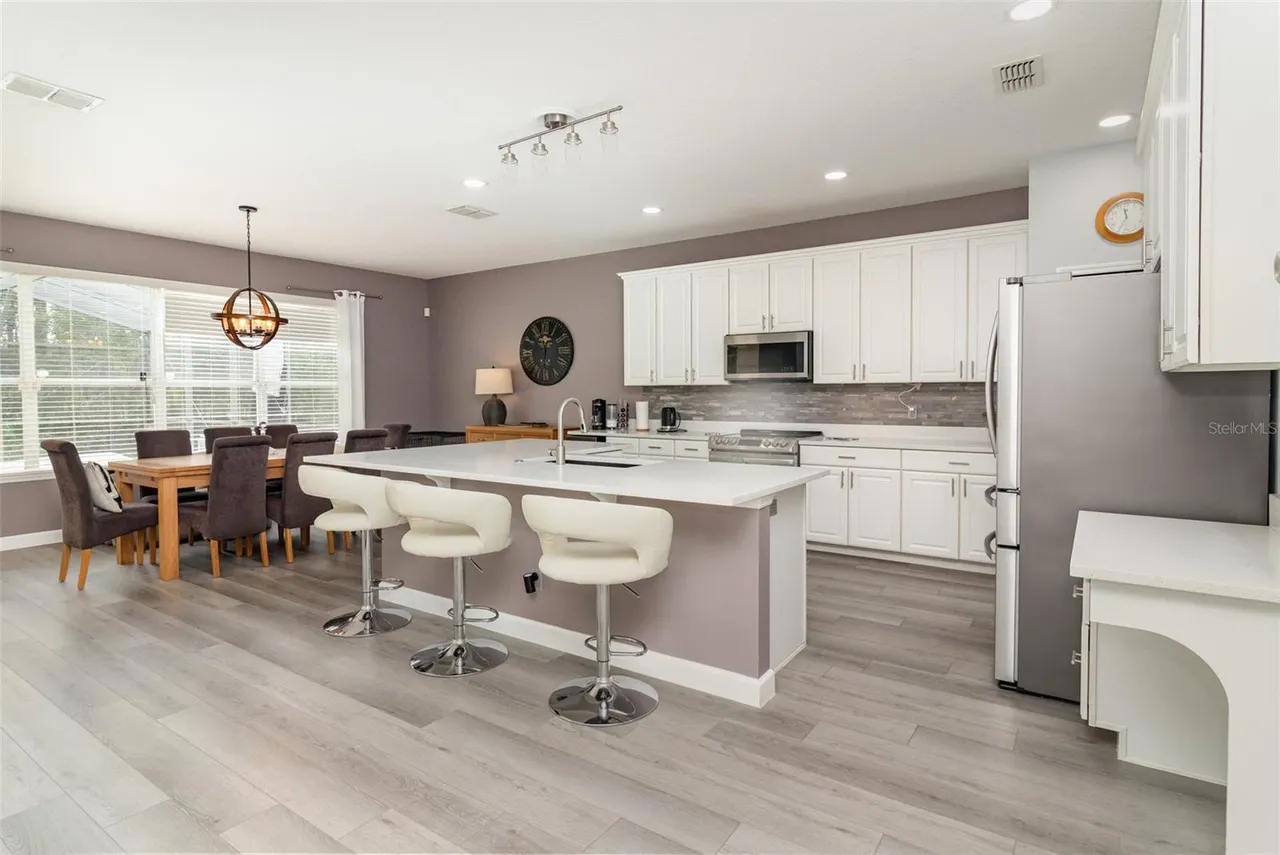 Slide show image of the Orlando Florida Home for Sale 08