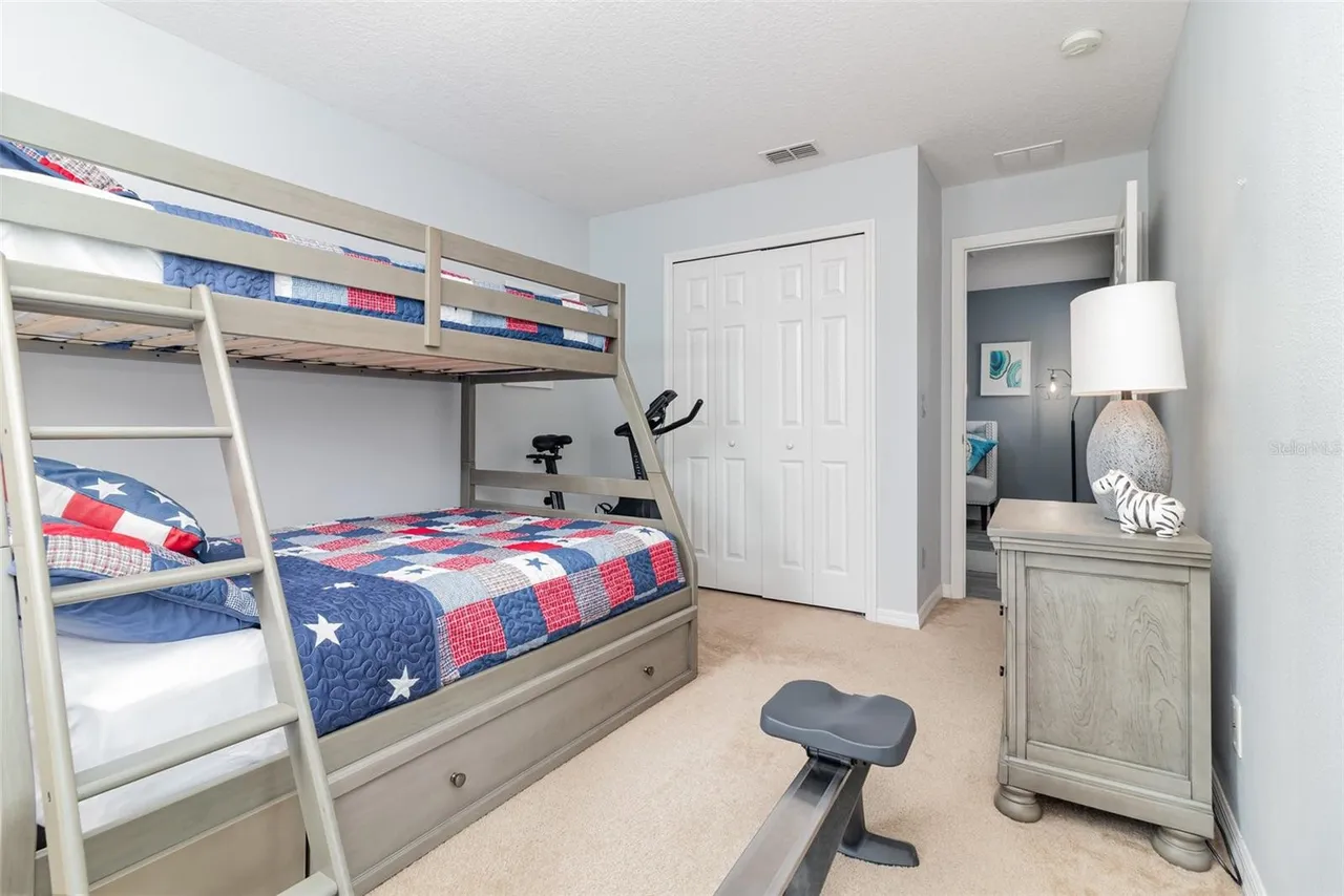 Slide show image of the Orlando Florida Home for Sale 28