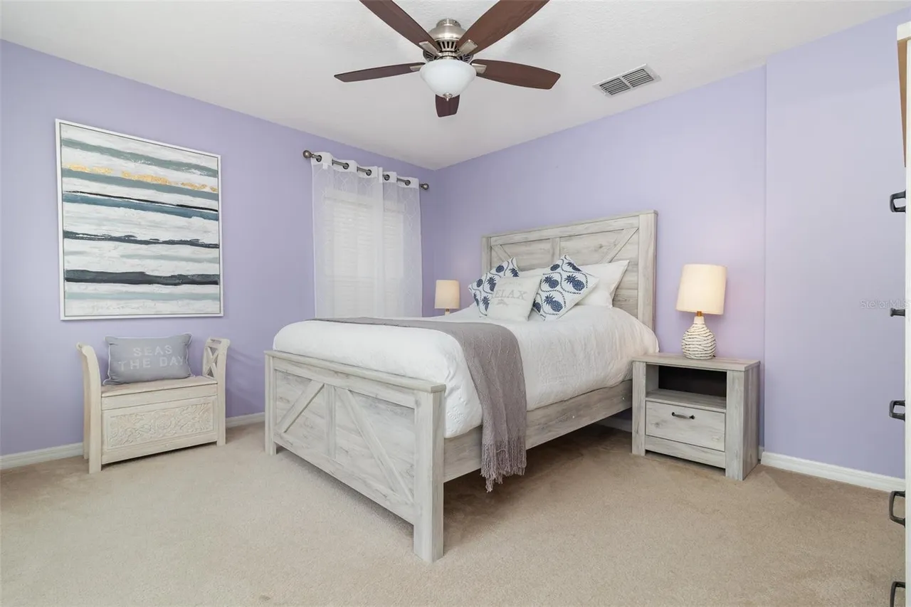 Slide show image of the Orlando Florida Home for Sale 36