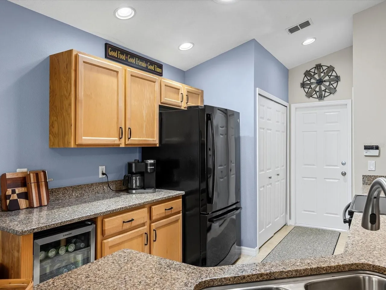 Slide show image of the Orlando Florida Home for Sale 13