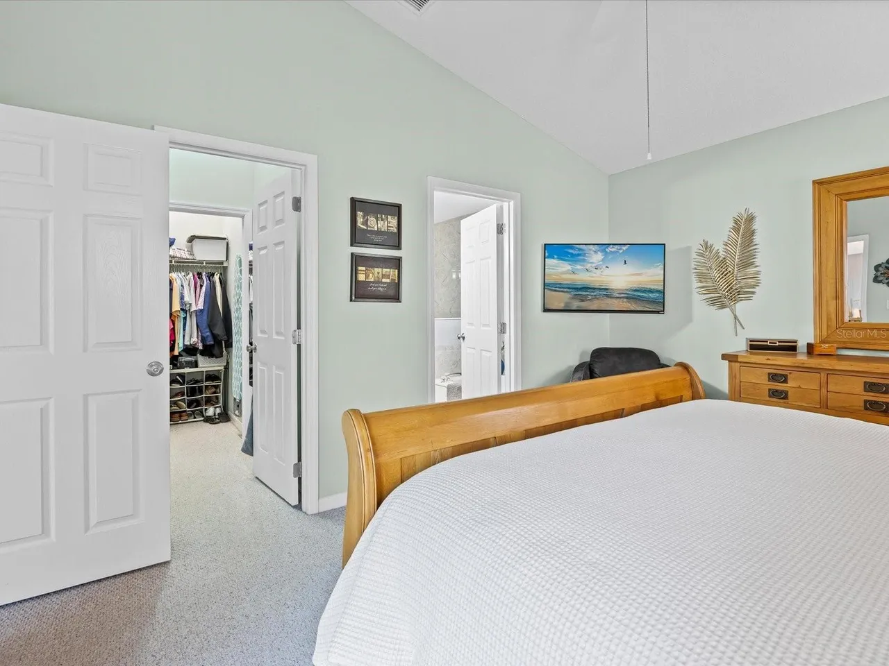 Slide show image of the Orlando Florida Home for Sale 16