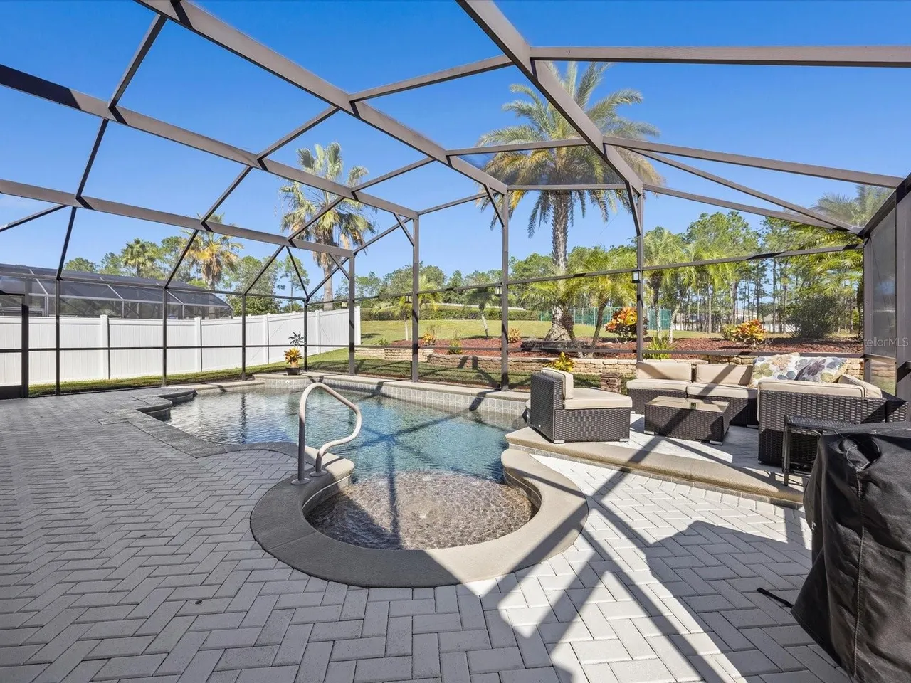 Slide show image of the Orlando Florida Home for Sale 26