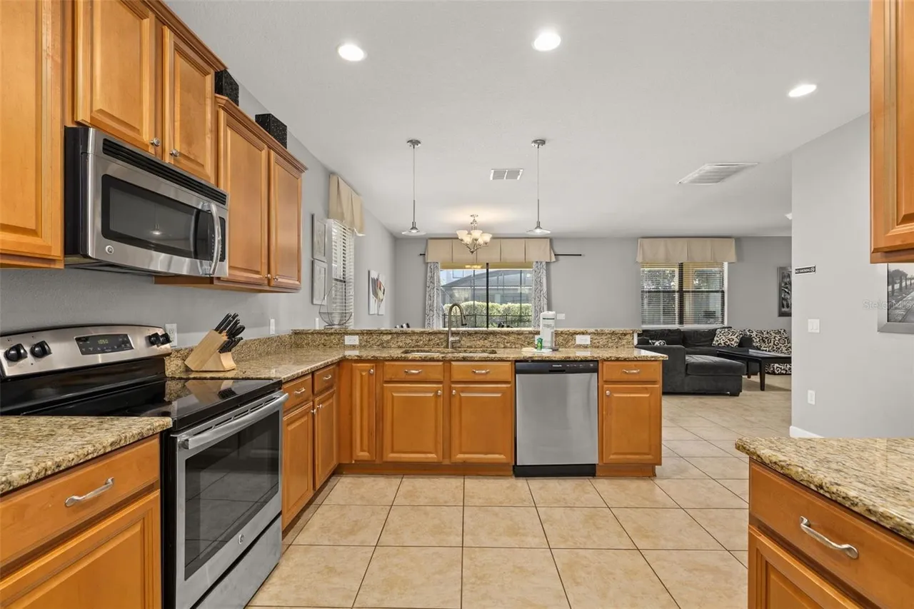 Slide show image of the Orlando Florida Home for Sale 09