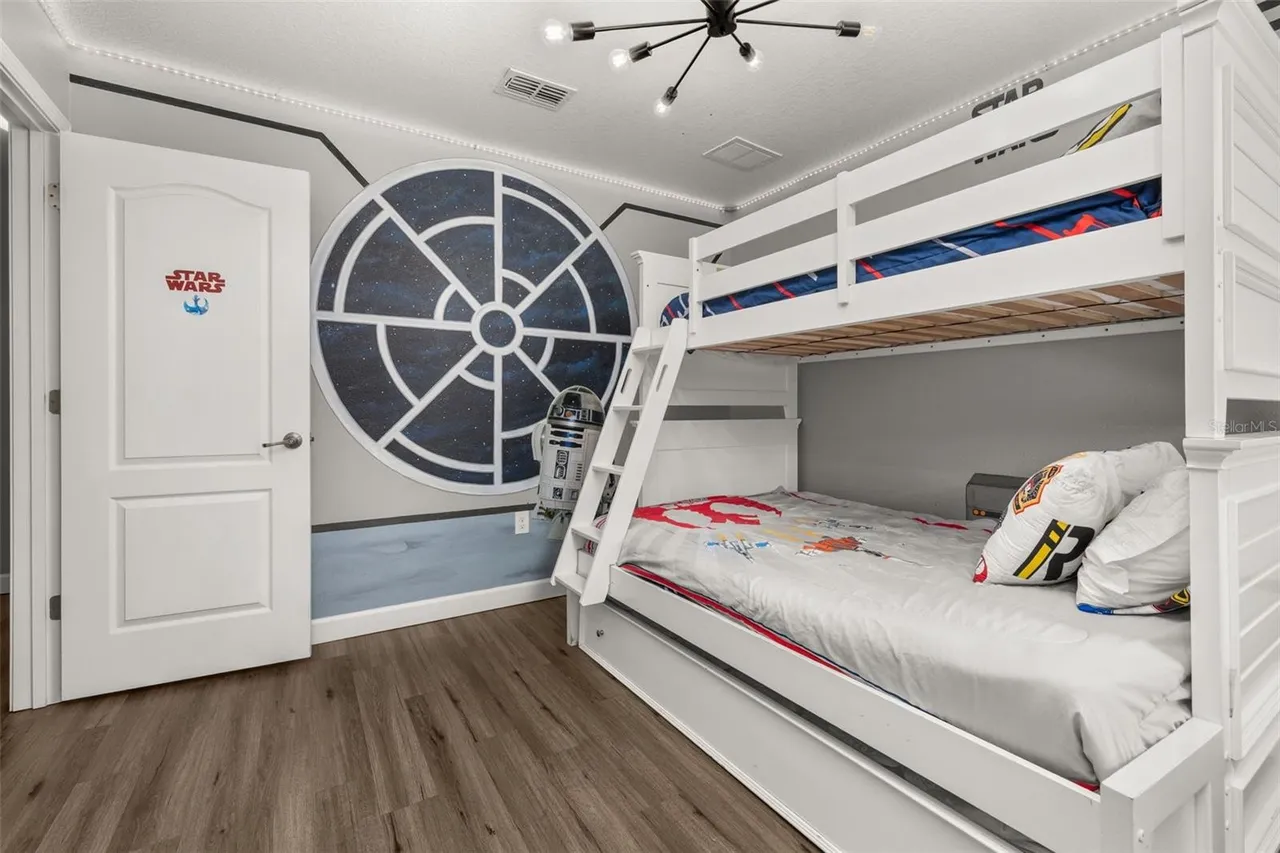 Slide show image of the Orlando Florida Home for Sale 35