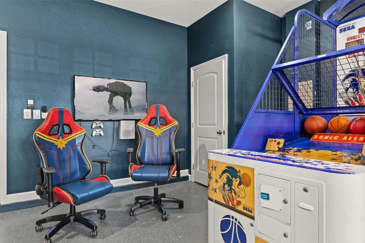 Slide show image of the Orlando Florida Home for Sale 46