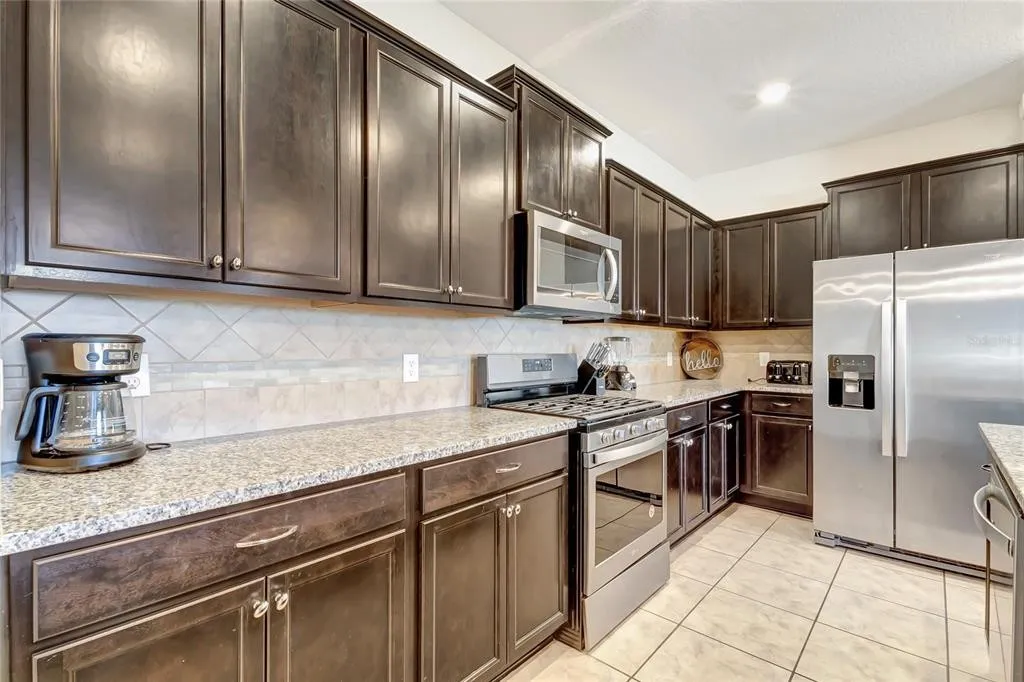 Slide show image of the Orlando Florida Home for Sale 24