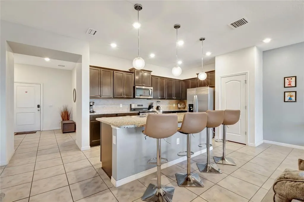 Slide show image of the Orlando Florida Home for Sale 26