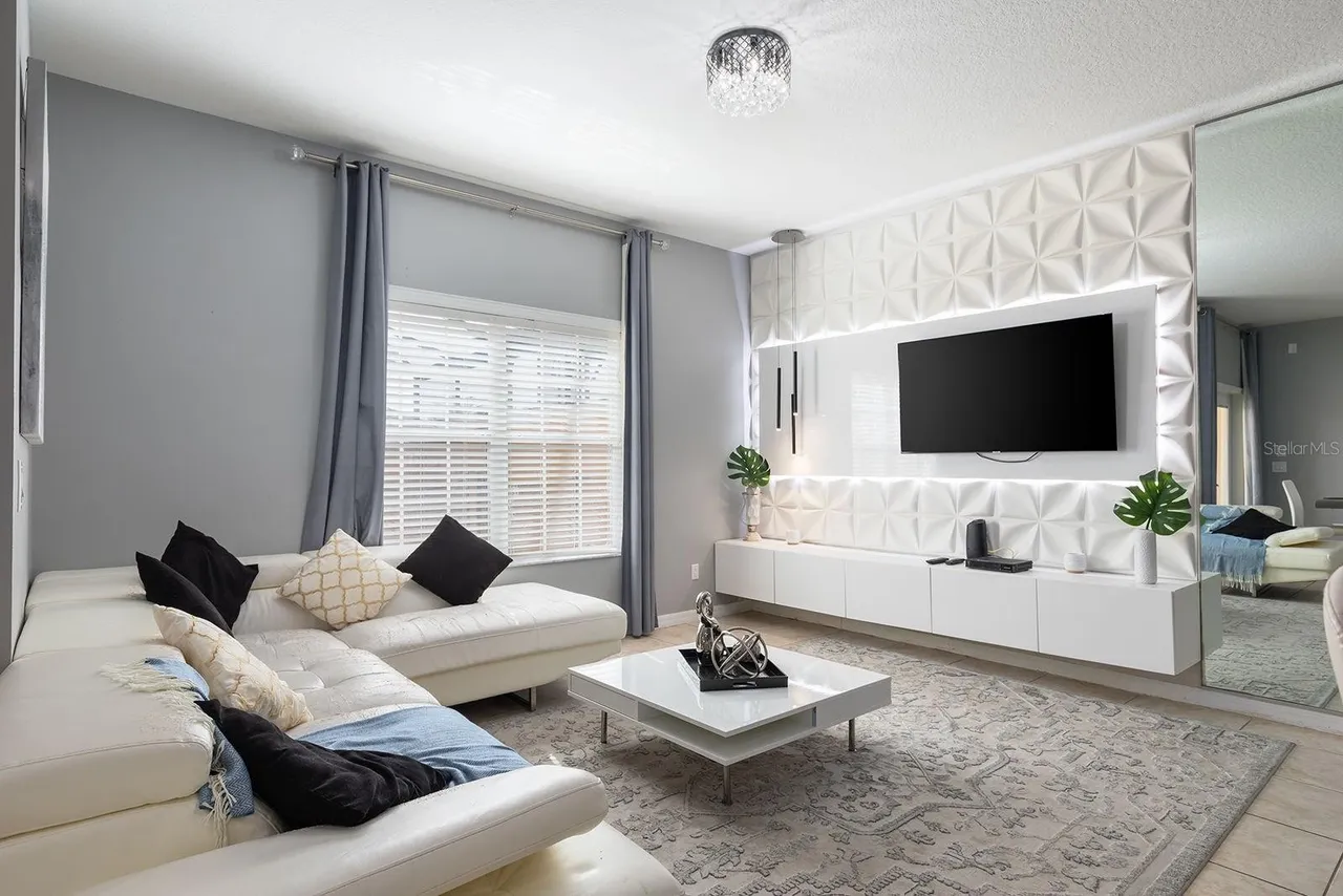 Slide show image of the Orlando Florida Home for Sale 06