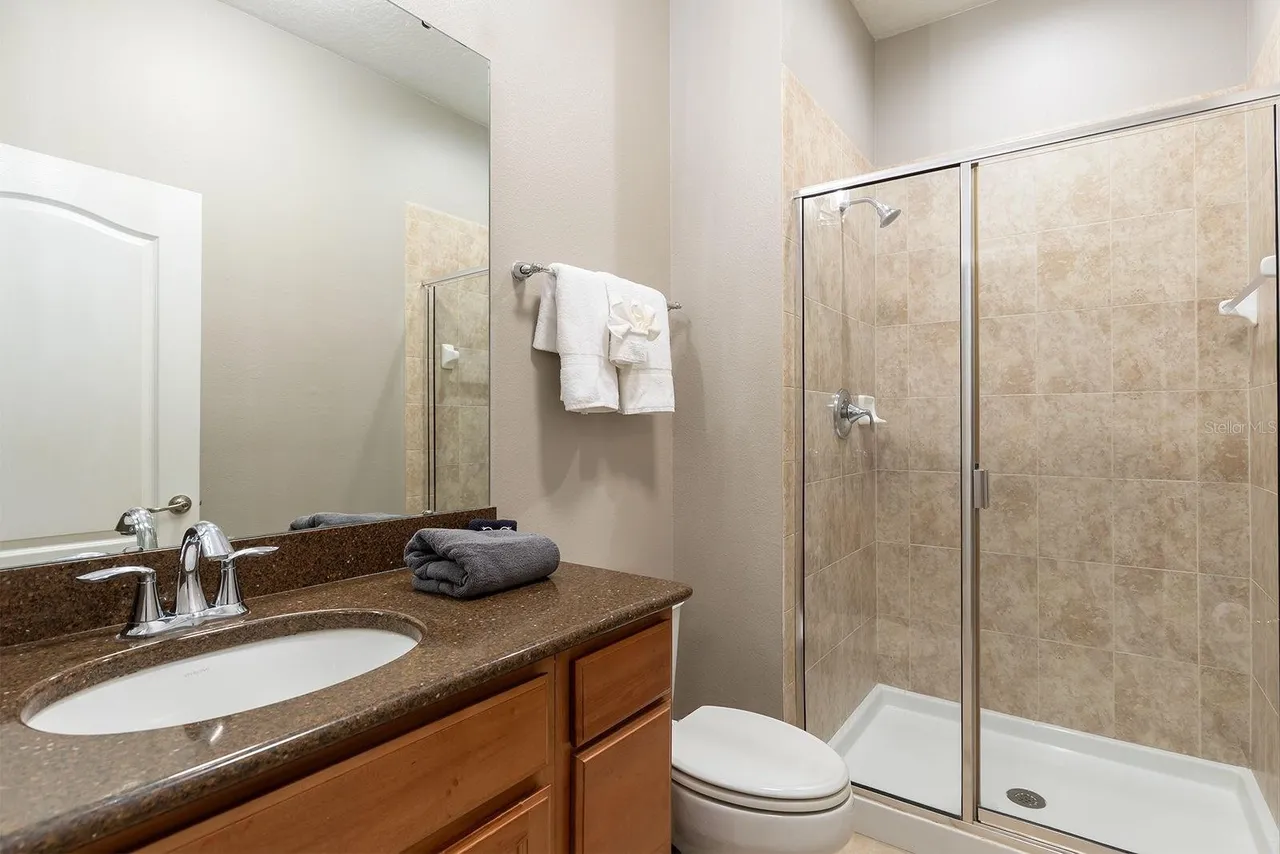 Slide show image of the Orlando Florida Home for Sale 22