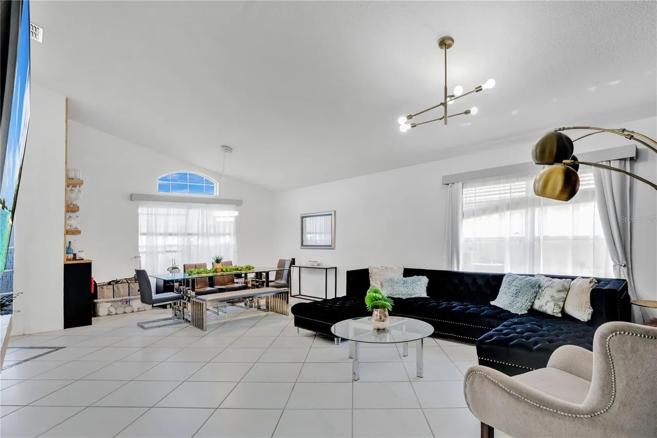 Slide show image of the Orlando Florida Home for Sale 04