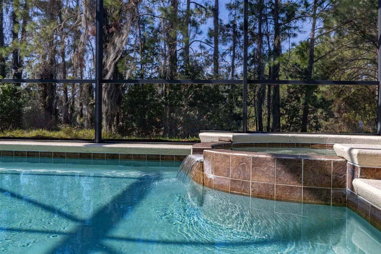 Slide show image of the Orlando Florida Home for Sale 11