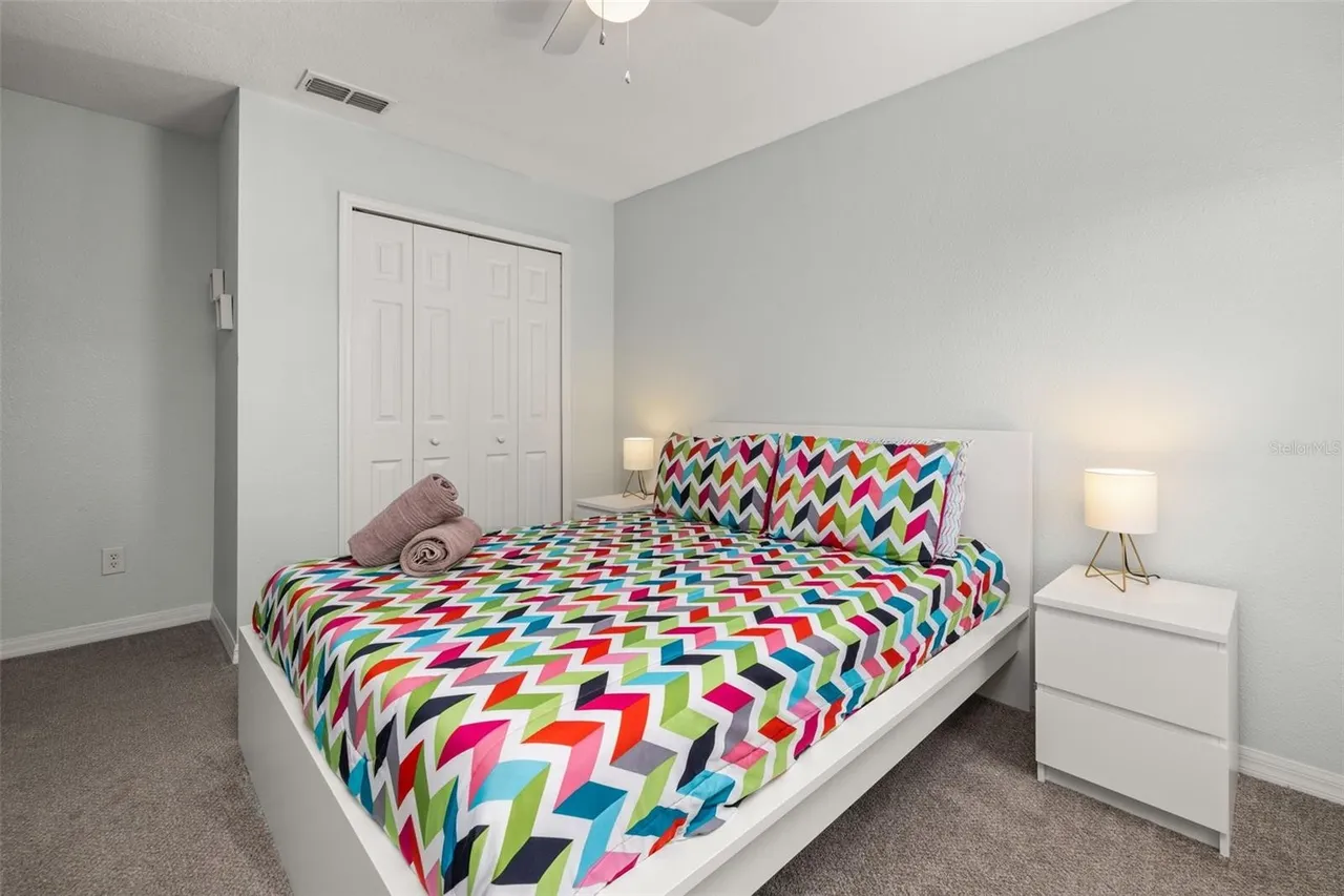 Slide show image of the Orlando Florida Home for Sale 27