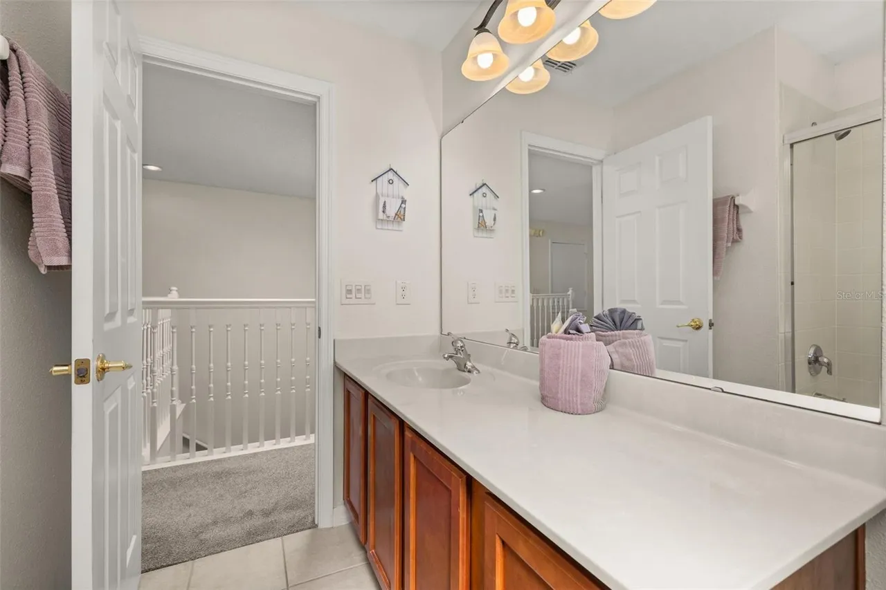 Slide show image of the Orlando Florida Home for Sale 34