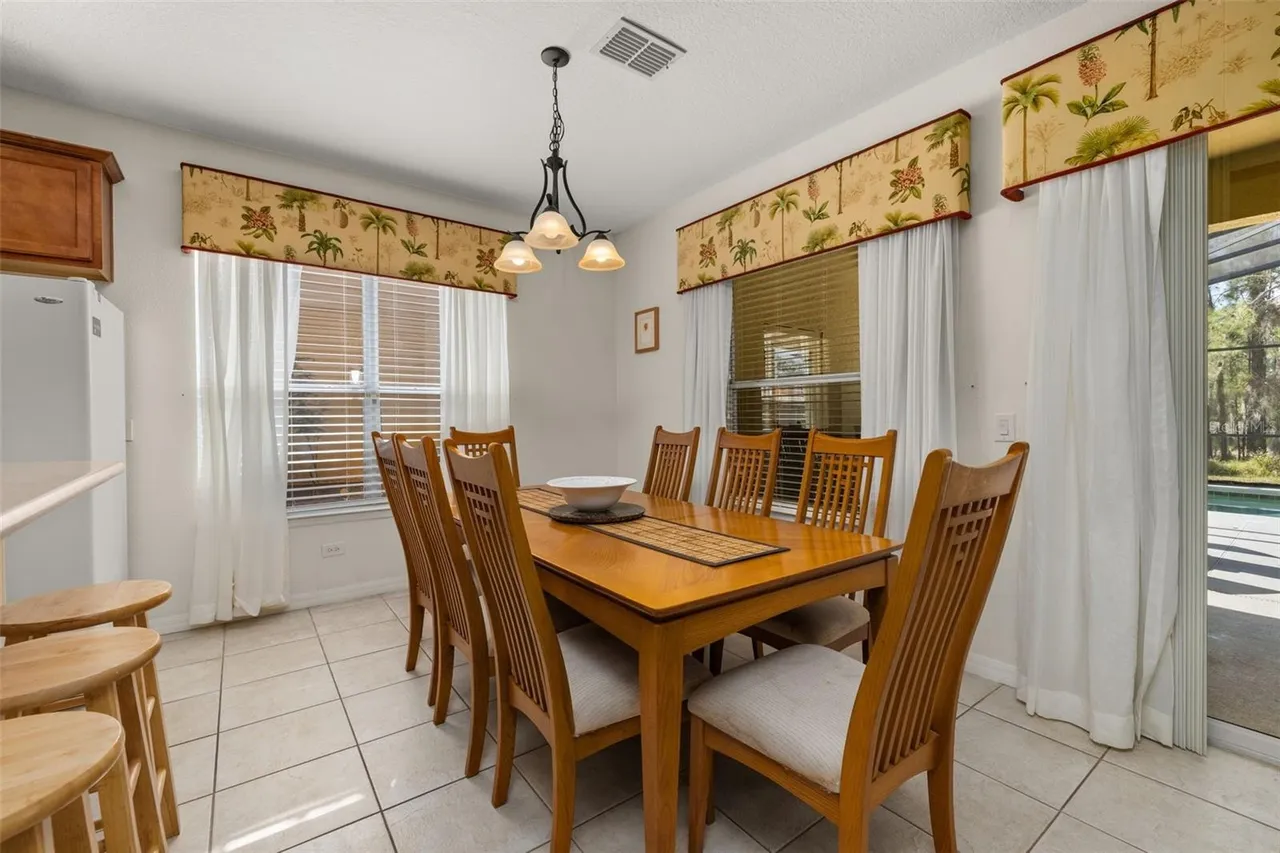 Slide show image of the Orlando Florida Home for Sale 54