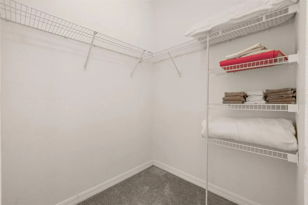 Slide show image of the Orlando Florida Home for Sale 63