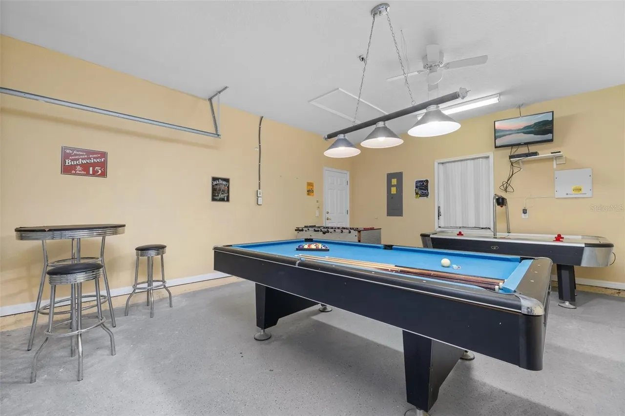 Slide show image of the Orlando Florida Home for Sale 66