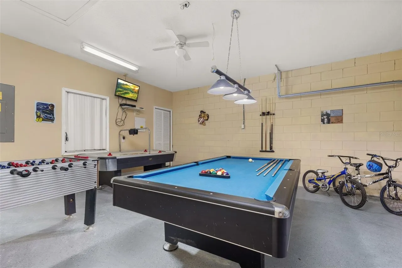 Slide show image of the Orlando Florida Home for Sale 67