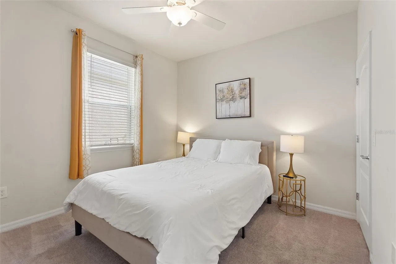 Slide show image of the Orlando Florida Home for Sale 15